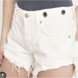 We The Free White Distressed Jean Shorts Size 31